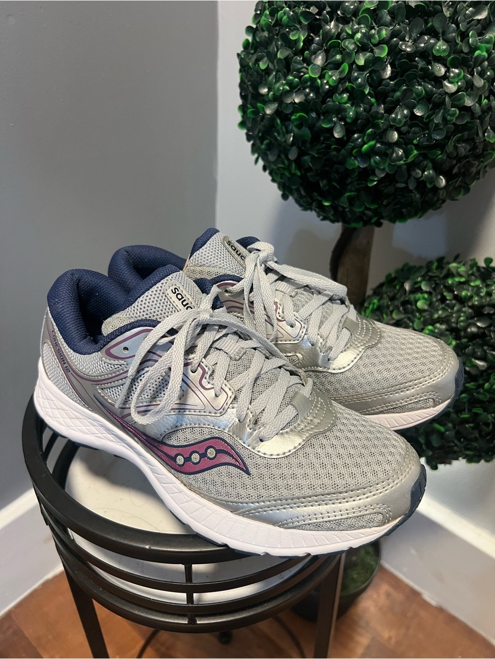 Saucony Cohesion Versafoam Women’s US 8 Gray/Purple Mesh Lace-Up Low Top